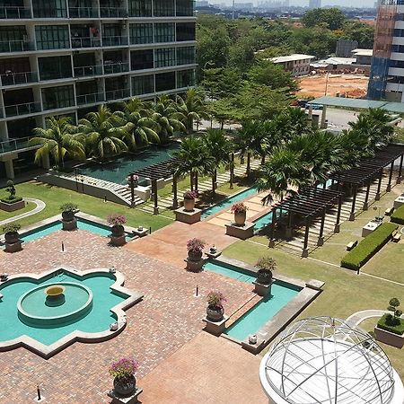 Austin Palazio Apartment Джохор Бахру Екстериор снимка